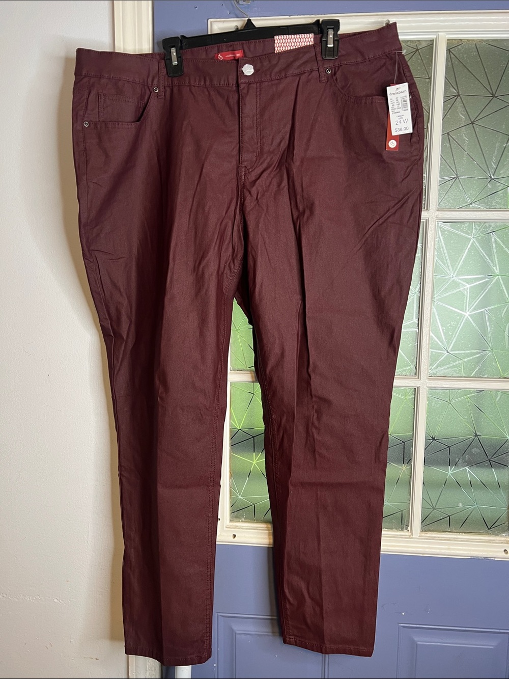 Women’s 24 Slim Straight Pants in Burgundy NWT